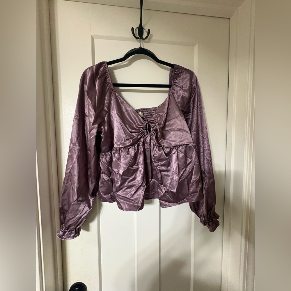Altar’s State NWT Satin Ruched Lavender Front Long-Sleeve Top